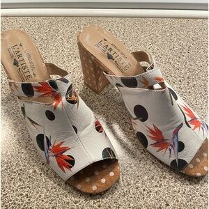L’Artiste polka dot birds of paradise chunky wedge heeled sandals